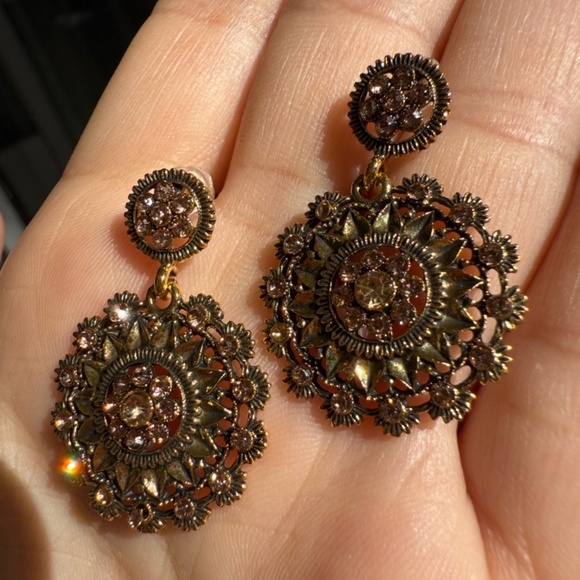 Vintage Gold Floral Earrings – Antique Statement Boho Jewelry - Picture 2 of 8